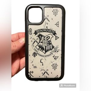 The Wizarding World Of Harry Potter Hogwarts iPhone 11 Case Universal Studios